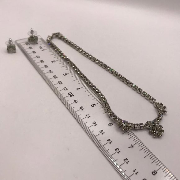 Vintage Garne Jewelry Rhinestone Necklace paired with Stud Earrings - Picture 4 of 10